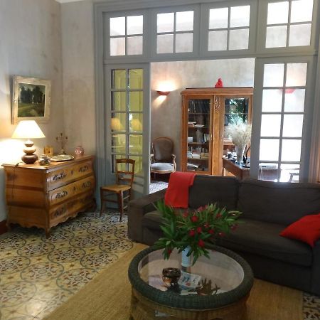 Les Remparts Bed & Breakfast Капестон Екстериор снимка