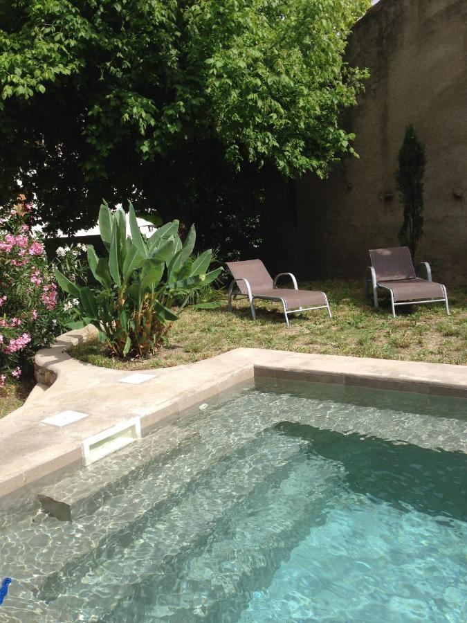 Les Remparts Bed & Breakfast Капестон Екстериор снимка
