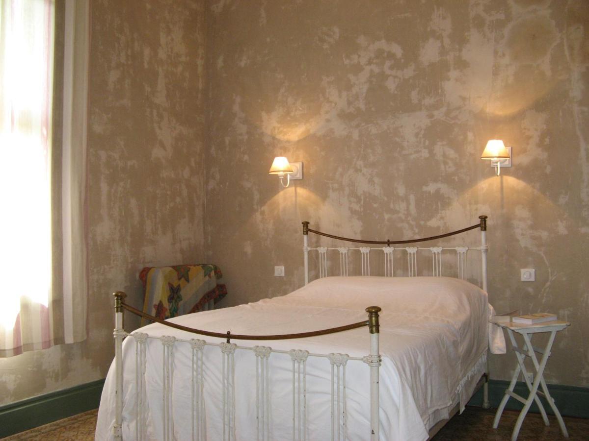 Les Remparts Bed & Breakfast Капестон Екстериор снимка