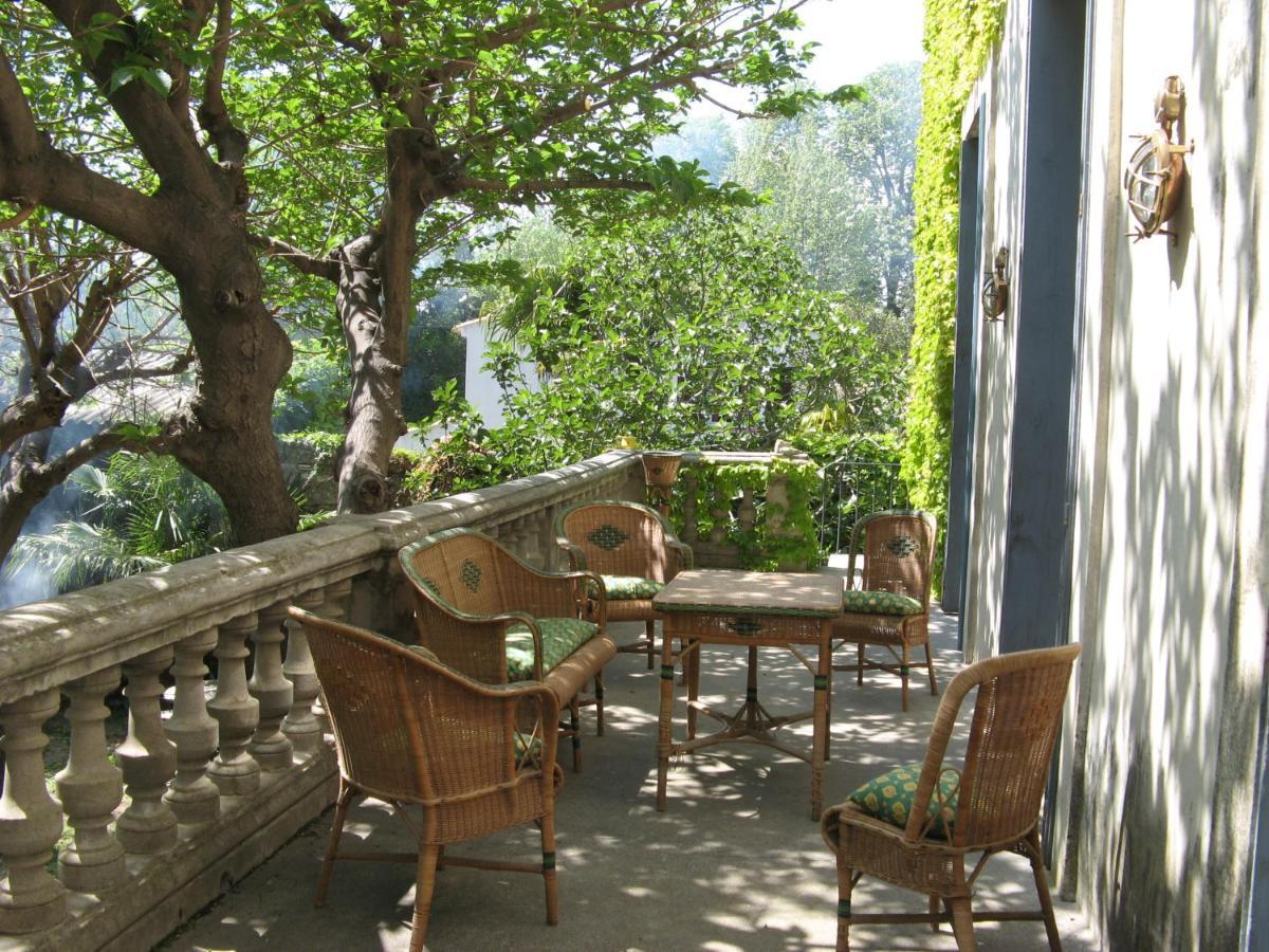 Les Remparts Bed & Breakfast Капестон Екстериор снимка