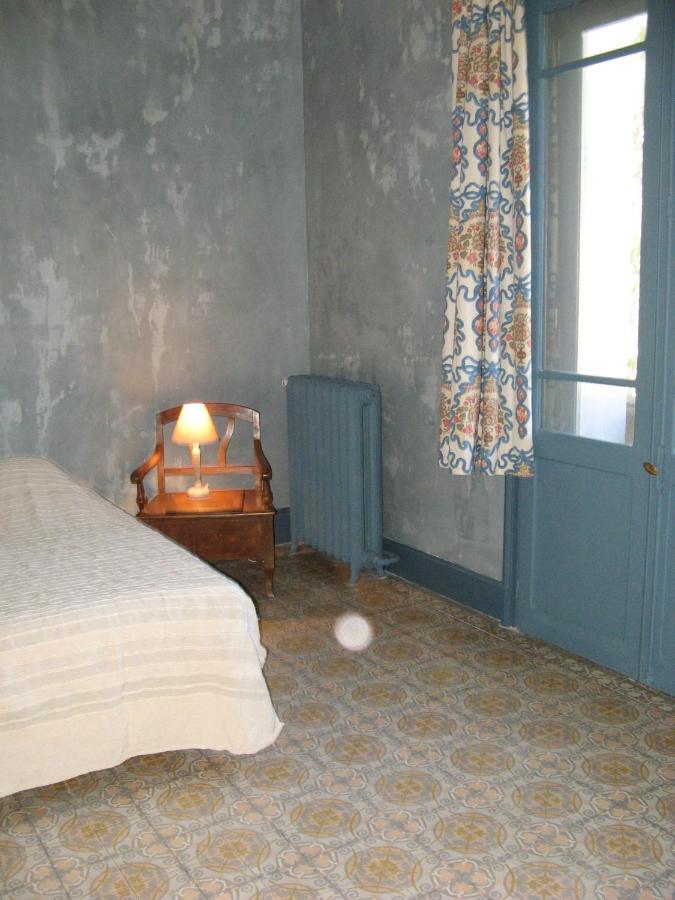 Les Remparts Bed & Breakfast Капестон Екстериор снимка